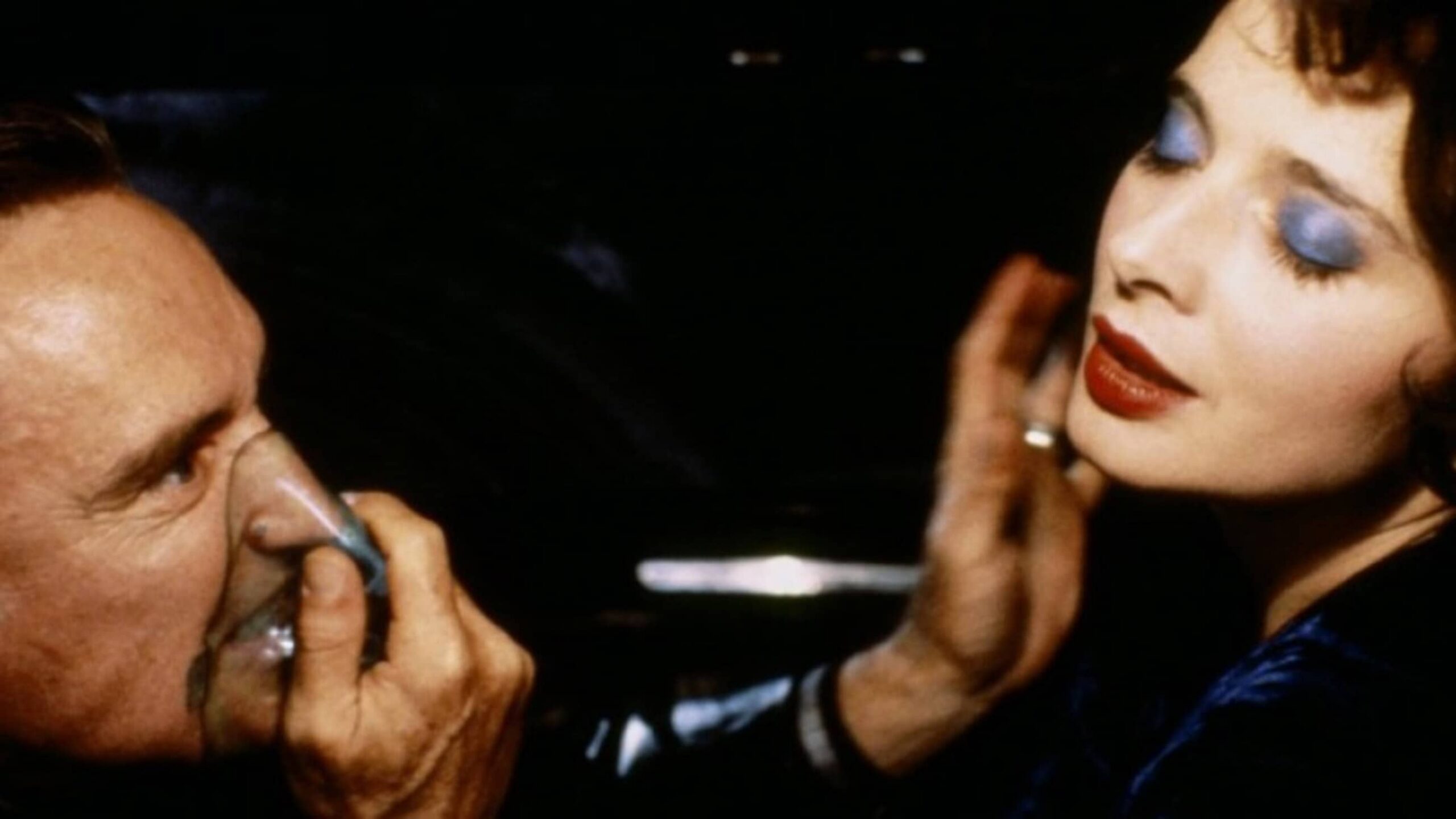 Blue Velvet (1986) x Fresh Cut Flowers - 35mm