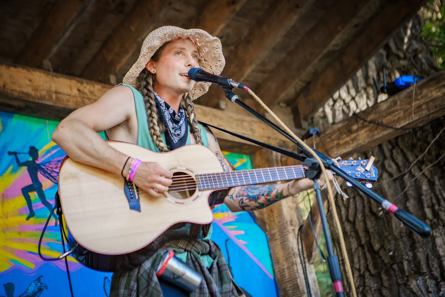 Live Music featuring Dallas Lee (of Eel Sallad)